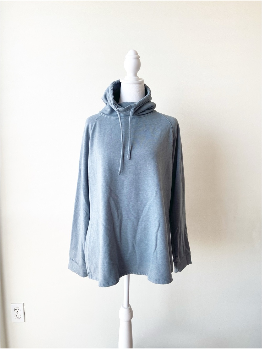32 Degrees Heat Blue Pullover Sweatshirt Size L